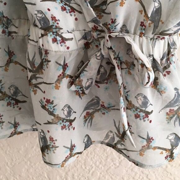 ✨ H&M Bird Print Elastic Waist Ruffled Blouse✨ - Picture 8 of 11